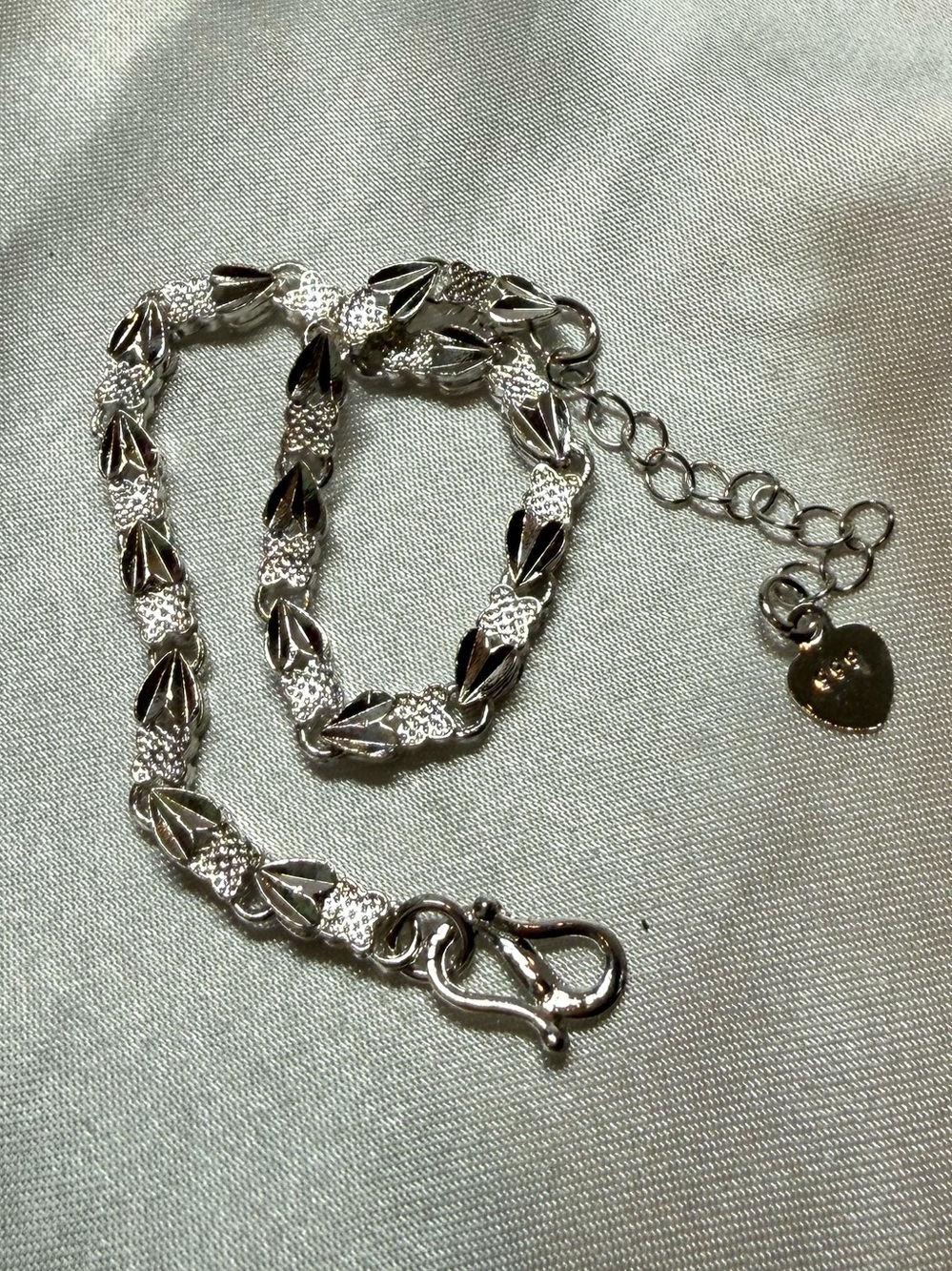 Silver Vintage Inspired Women's Heart Chain Link Bracelet with Dangling Heart